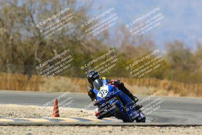 media/Apr-17-2022-CVMA (Sun) [[f474cfa795]]/Race 14 500 Supersport-350 Supersport (Holeshot)/